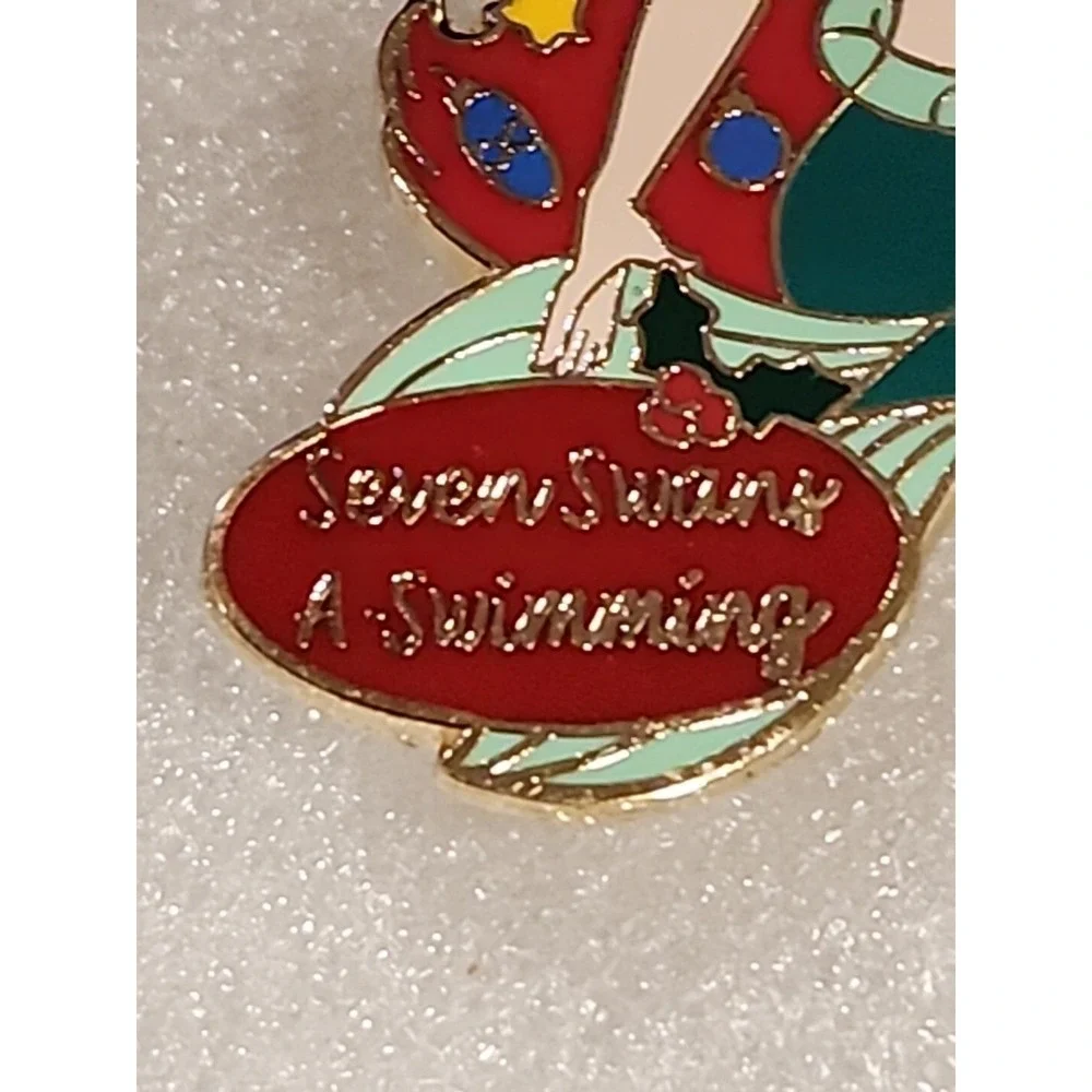 Disney Pin LITTLE MERMAID‎ PRINCESS ARIEL 12 Christmas Swans Swim LE 300 74400